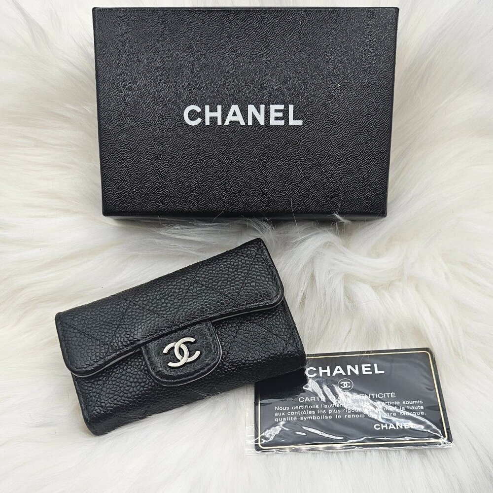 📌SOLD📌 Chanel Quilted Caviar 6 Keycase/Card holder - Picture 1 of 11